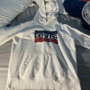 I’m selling a levi’s hoodie